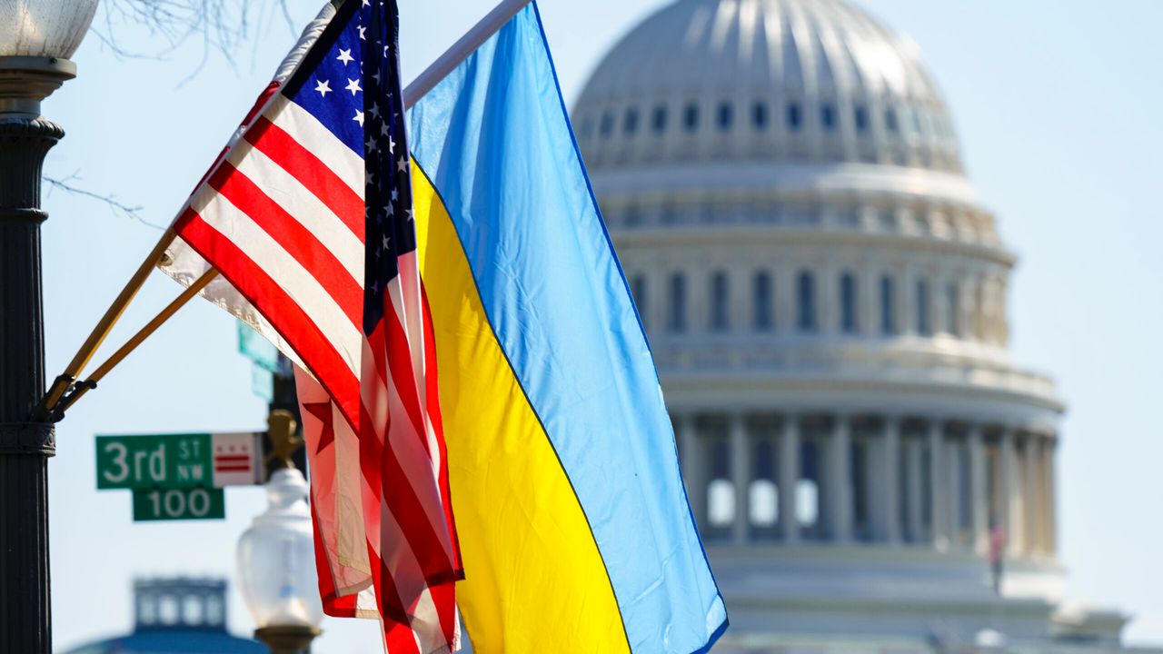 Beyaz Saray, Kongre'den Ukrayna için 37,7 milyar dolar yardım talep etti