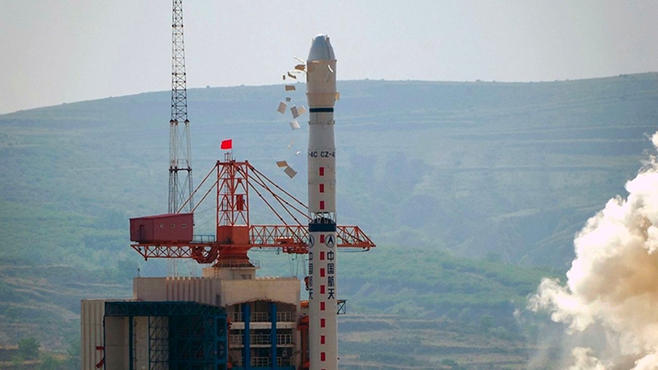 Çin, 'Yaogan-36' askeri istihbarat uydularını fırlattı