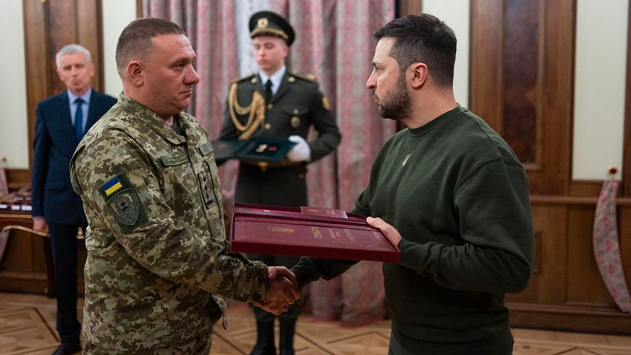 Ukraynalı bin 331 asker ve polise devlet nişanı verildi