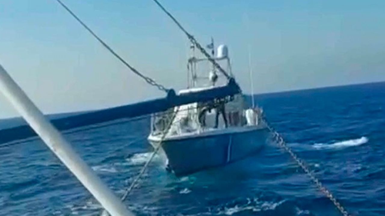 Yunanistan'ın Türk balıkçı teknelerini tacizini Sahil Güvenlik önledi