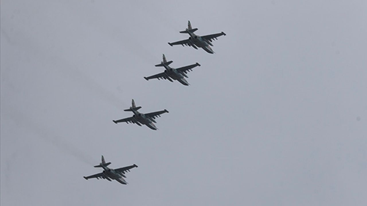 Belarus ile Rusya'dan ortak askeri uçuş tatbikatı
