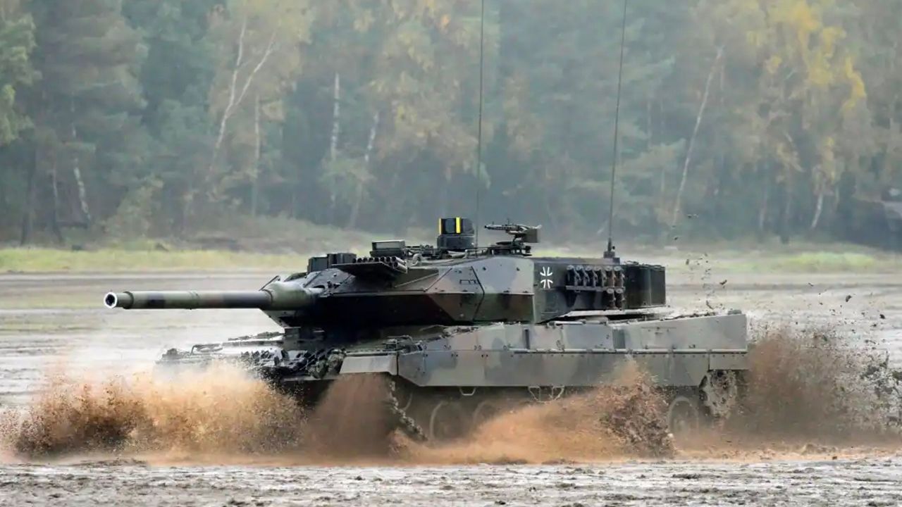 Almanya'dan Ukrayna'ya Leopard tankları hakkında açıklama