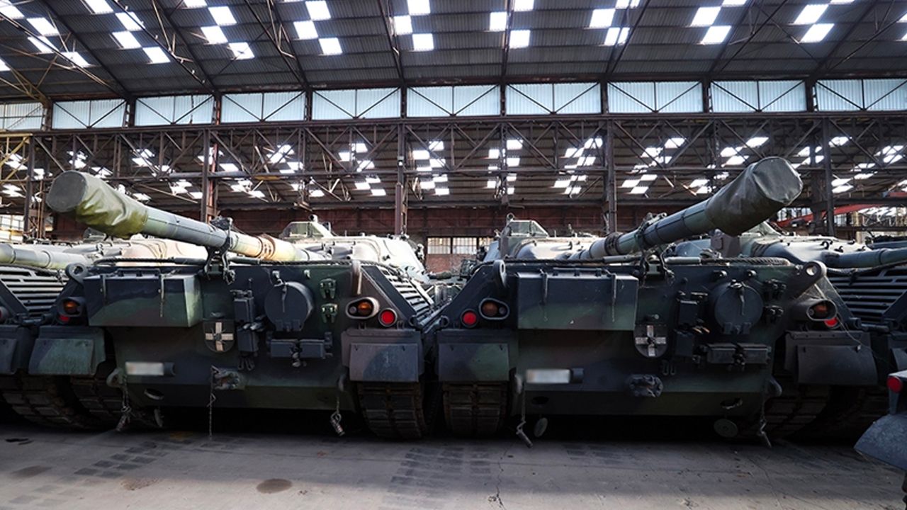 Polonya, Leopard tanklarını Ukrayna'ya teslim etti