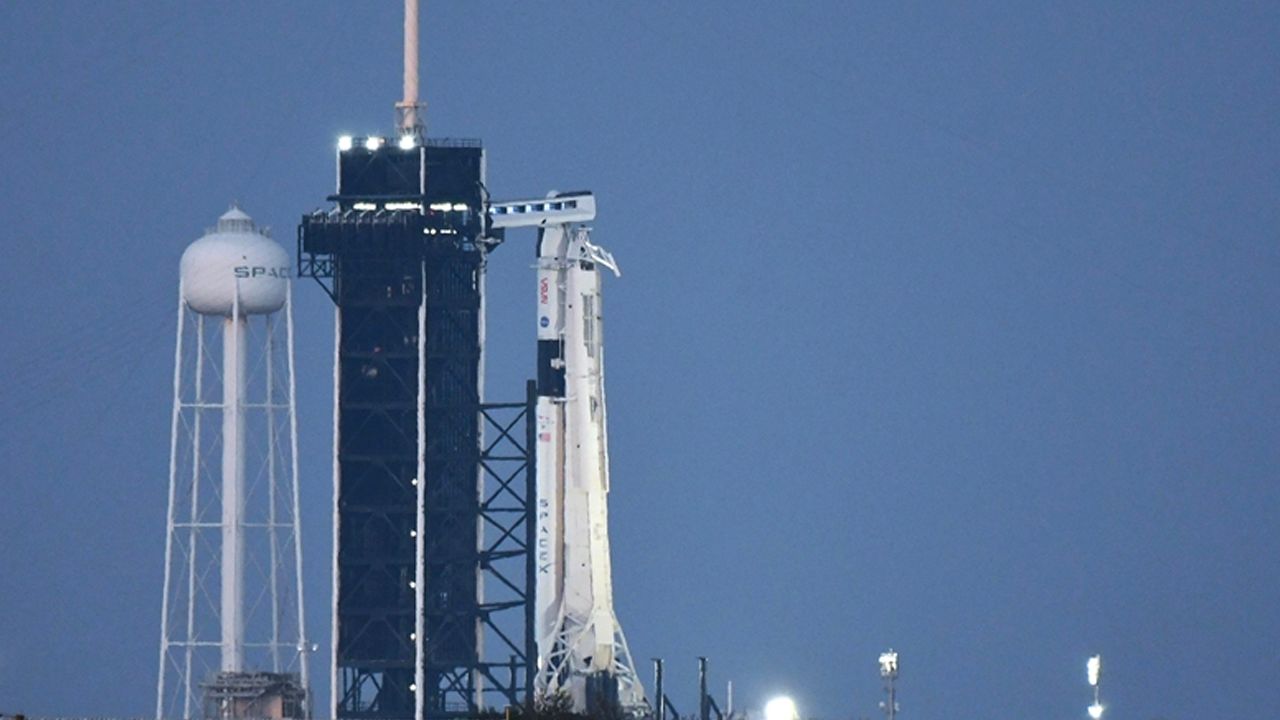 SpaceX, uzaya gönderilecek roketteki teknik arıza nedeniyle fırlatmayı durdurdu