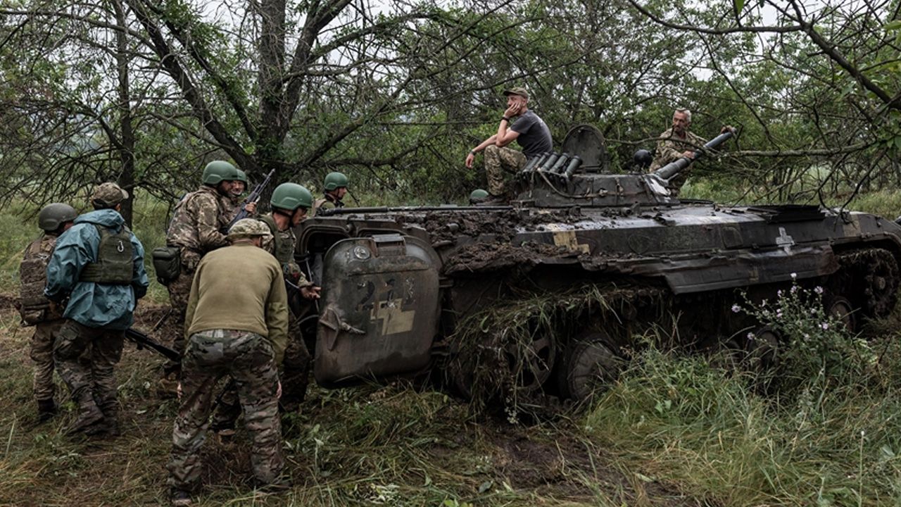 Avustralya Başbakanı, Ukrayna'ya ilave 30 zırhlı askeri araç gönderecek