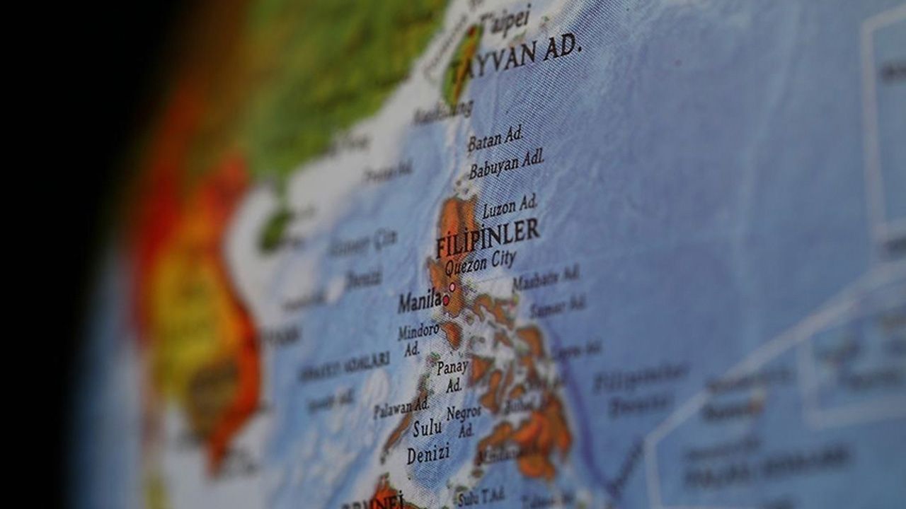 Filipinler ile Çin, Güney Çin Denizi'nde bir kez daha karşı karşıya geldi