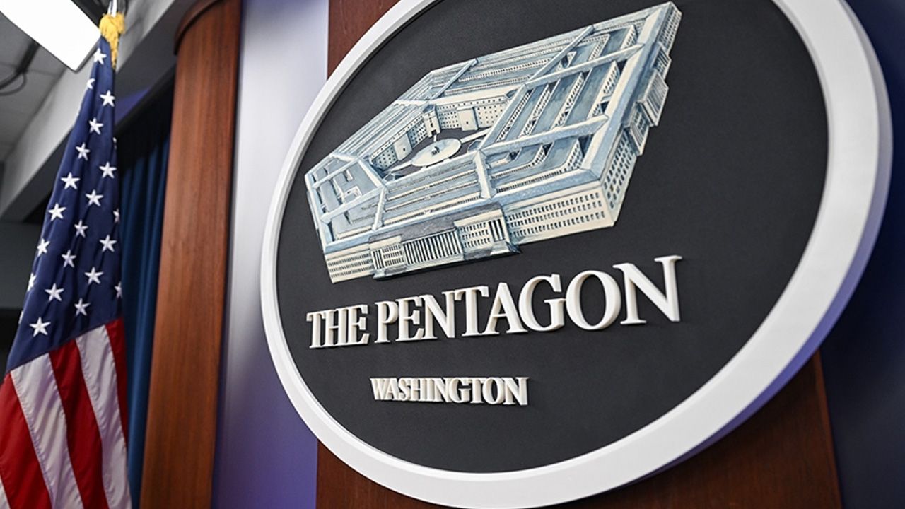 Pentagon, İran'ın ABD helikopterlerine Hürmüz Boğazı'nda engelleme yaptığı haberlerini yalanladı