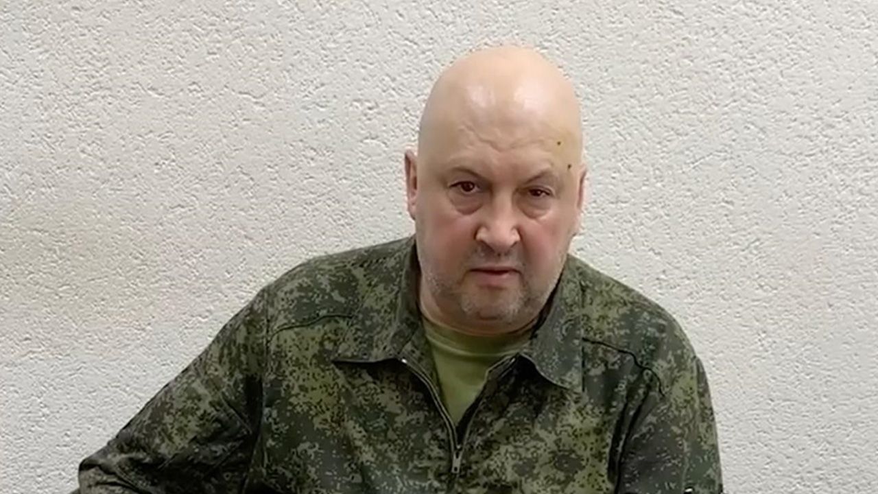 Rus basını: Rusya Hava-Uzay Kuvvetleri Komutanı Surovikin görevden alındı
