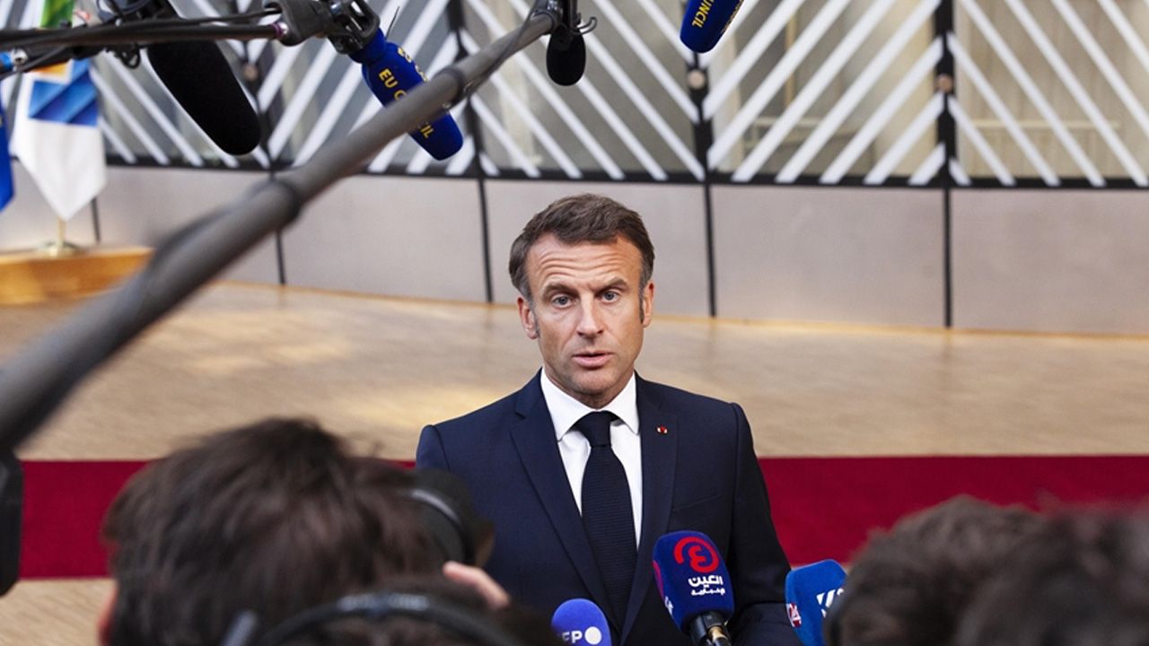 Macron, Nijer'de "istenmeyen kişi" ilan edilen büyükelçilerini geri çekmeyeceklerini söyledi