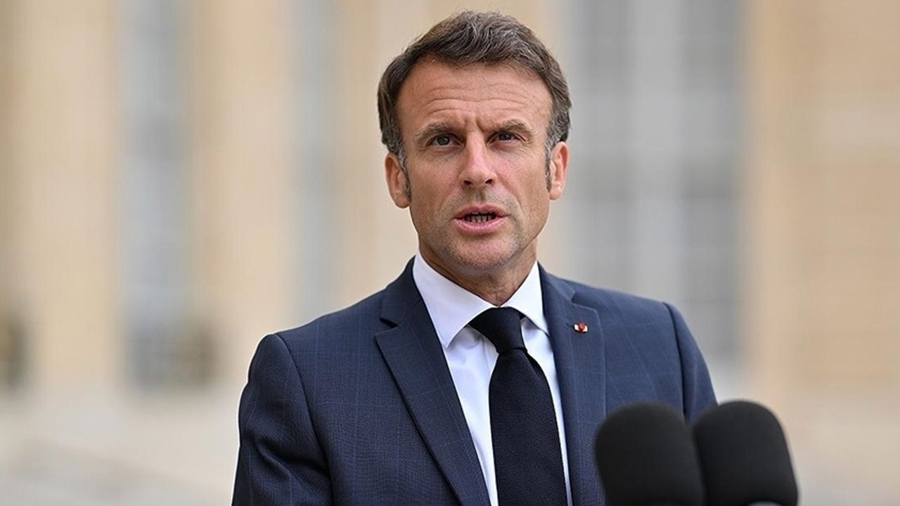 Macron, Niamey Büyükelçisi'nin "kelimenin tam anlamıyla rehin alındığını" söyledi