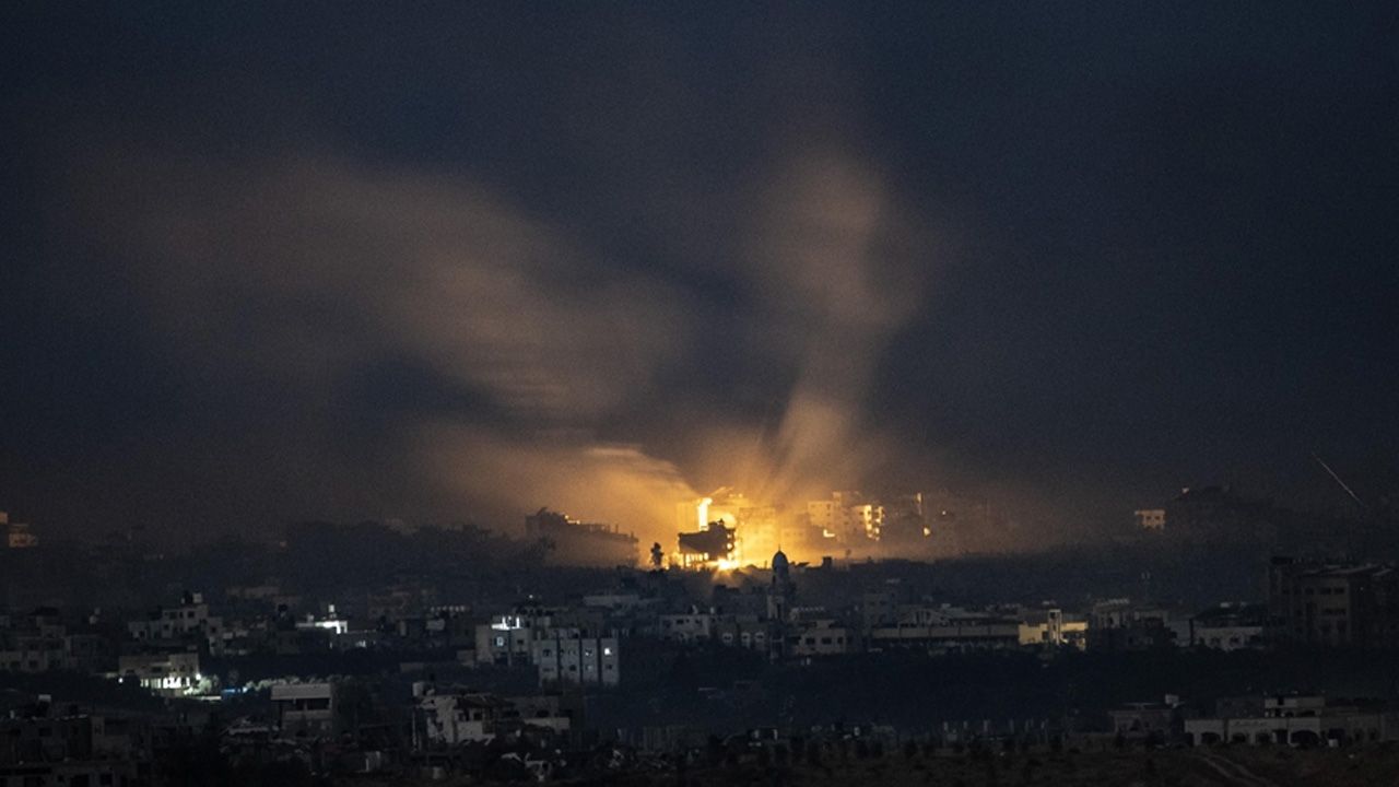 İsrail savaş uçaklarının Gazze Şeridi'ne saldırıları sonucu 44 kişi hayatını kaybetti