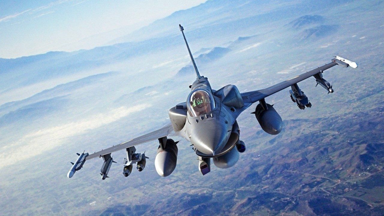 Ukraynalı pilotlar, F-16 eğitimini tamamladı
