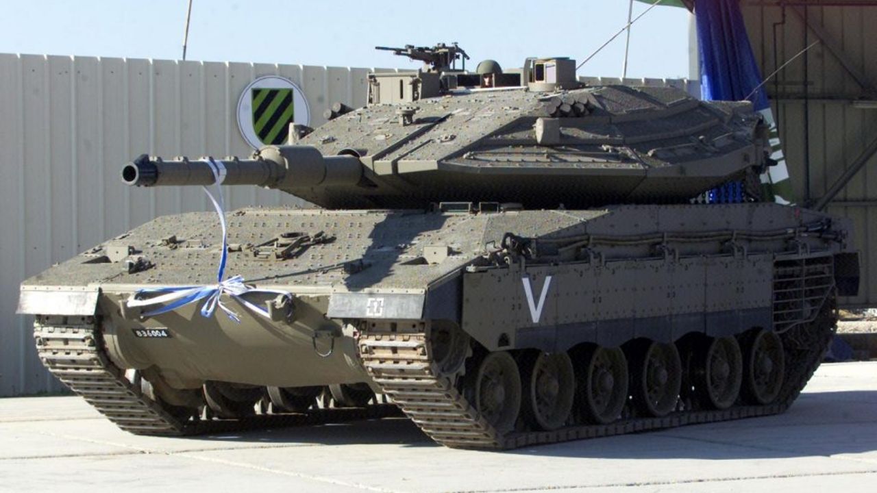 Güney Kıbrıs Rus tanklarına veda ediyor