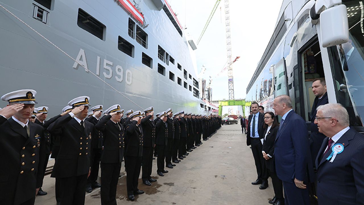 Türk Donanması'na dört yeni gemi teslim edildi