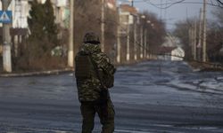 Ukrayna'nın Bahmut şehrinde yaşam mermilerin altında sürüyor