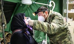 Askeri hekimler deprem bölgesi Kahramanmaraş'ta yaraları sarıyor