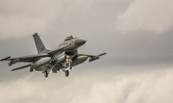 Hollanda: ABD, F-16 savaş uçaklarının Ukrayna'ya teslimatını onayladı