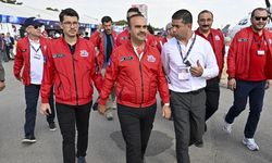 Sanayi ve Teknoloji Bakanı Kacır, TEKNOFEST alanındaki stantları ziyaret etti