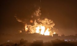 İsrail ordusu Gazze'de yerinden edilen sivillerin sığındığı okulu bombaladı