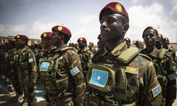 Türkiye'nin eğitim verdiği Somalili subaylar görevlerine başladı