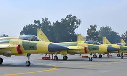 Bangladeş, Pakistan’ın JF-17 savaş uçaklarına ilgi gösteriyor