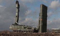 Ukrayna askerleri, Rus S-300VM fırlatıcısını imha etti