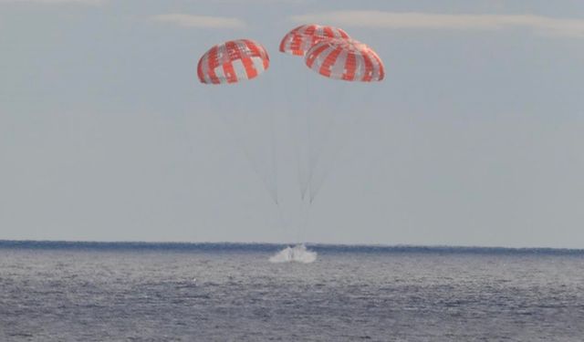 NASA'nın Ay'a dönüş programının test aracı Orion, Dünya'ya döndü