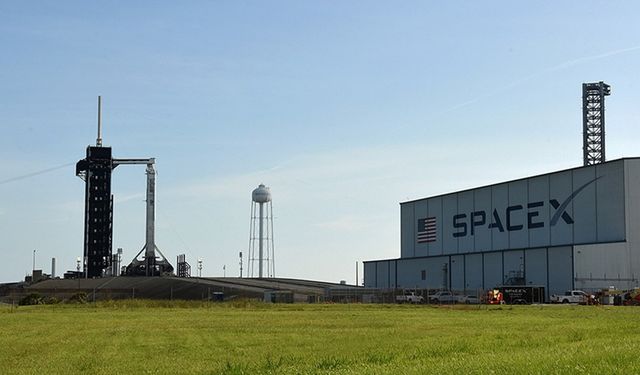 SpaceX uzaya 52 Starlink uydusu fırlattı