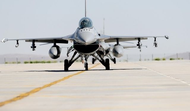 Pentagon: İhtiyaç halinde Ukraynalı pilotlara F-16 eğitimi vermeye açığız