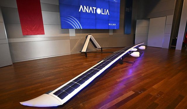 İTÜ öğrencileri solar İHA-Anatolia'yı tanıttı