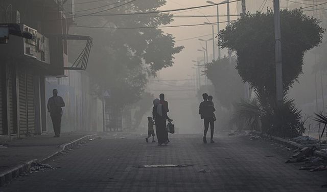 İsrail ordusunun Gazze'de gece boyu süren hava ve topçu saldırılarında onlarca kişi öldü