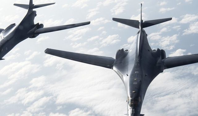 ABD'de B-1B Lancer bombardıman uçağı düştü