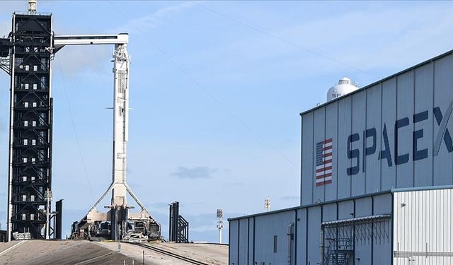 Ax-3 mürettebatını uzay istasyonuna taşıyacak Dragon uzay aracı Falcon 9 ile fırlatılacak