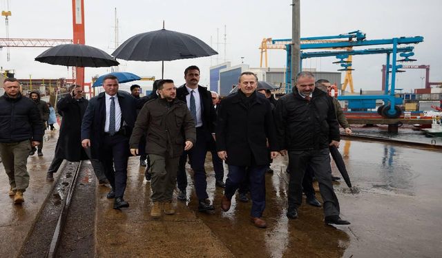Zelenskiy, İstanbul'da Ukrayna korvetlerinin inşa edildiği tersaneyi ziyaret etti