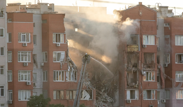 Ukrayna, Rusya'nın Dnipro'ya düzenlediği füze saldırısında ölü ve yaralıların olduğunu açıkladı