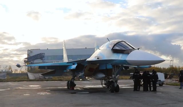 Rus kuvvetleri yeni Su-34 bombardıman uçaklarını teslim aldı