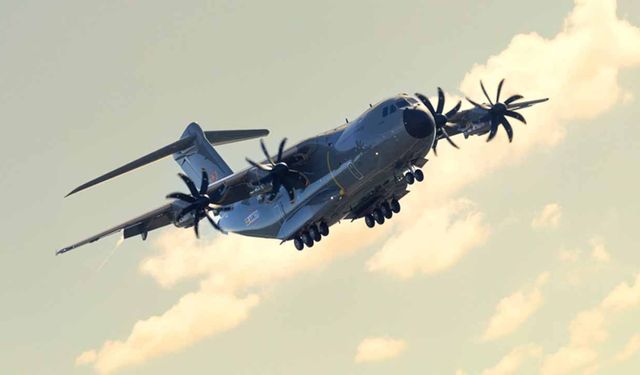 Kazakistan, ilk Airbus A400M askeri nakliye uçağını teslim aldı