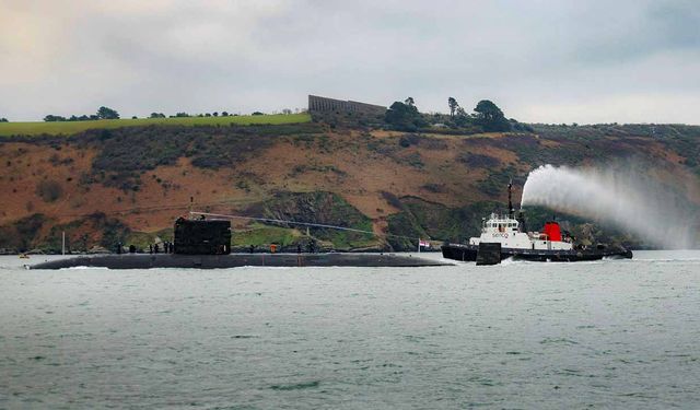 İngiliz Kraliyet Donanması, son trafalgar sınıfı denizaltısı HMS Triumph’u emekliye ayırıyor