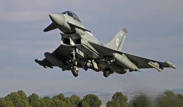 İspanya, 25 yeni Eurofighter Typhoon savaş uçağı siparişi verdi