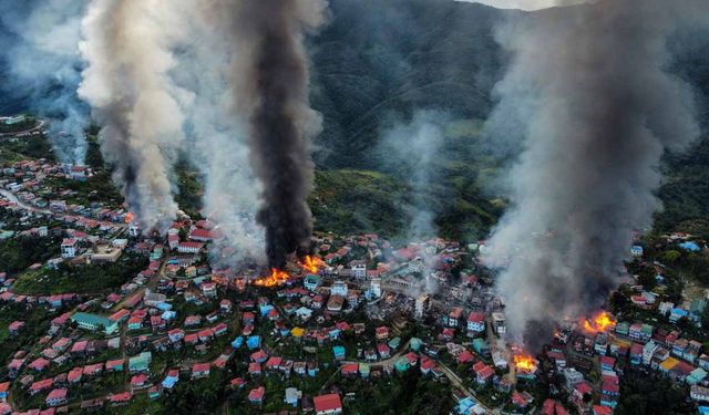 Myanmar’da hava saldırısında siviller hedef alındı