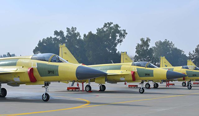 Bangladeş, Pakistan’ın JF-17 savaş uçaklarına ilgi gösteriyor