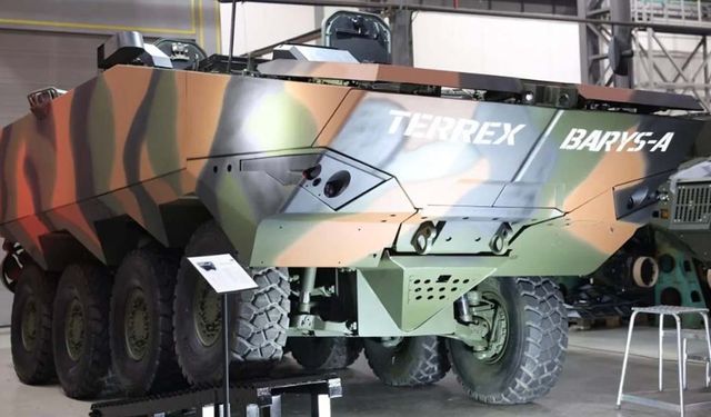 Kazakistan, yeni amfibi muharebe aracını tanıttı