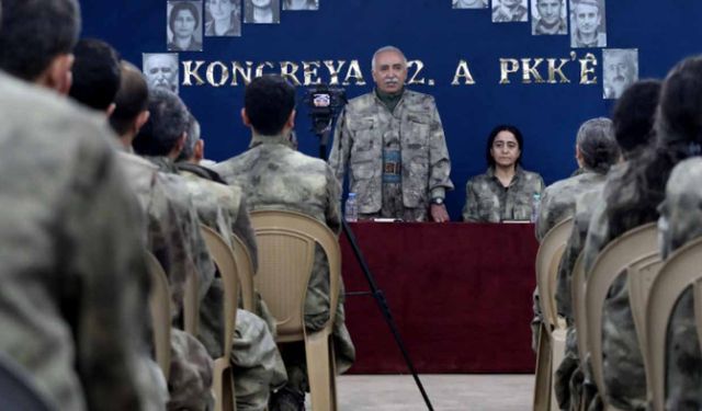 PKK kendini feshetti