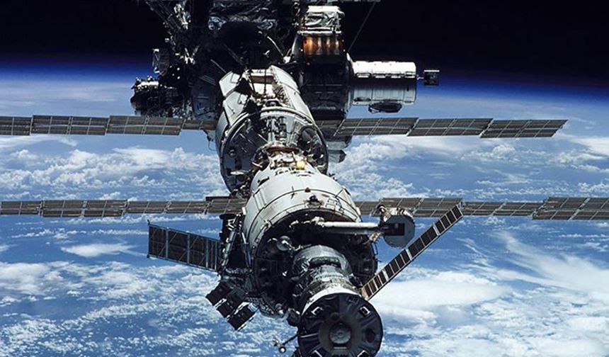 Suudi Arabistanlı astronotların da bulunduğu uzay mekiği Ax-2, Uluslararası Uzay İstasyonu'ndan döndü