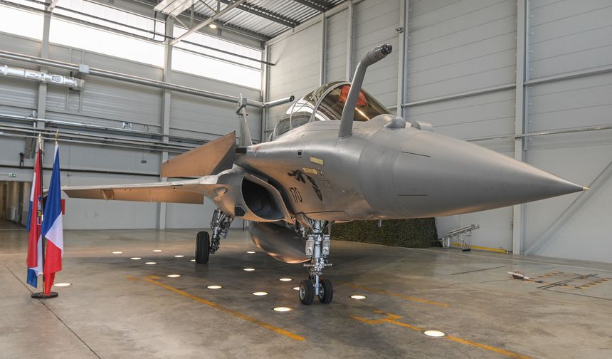 Hırvatistan'a Rafale F3R savaş uçakları teslim edildi