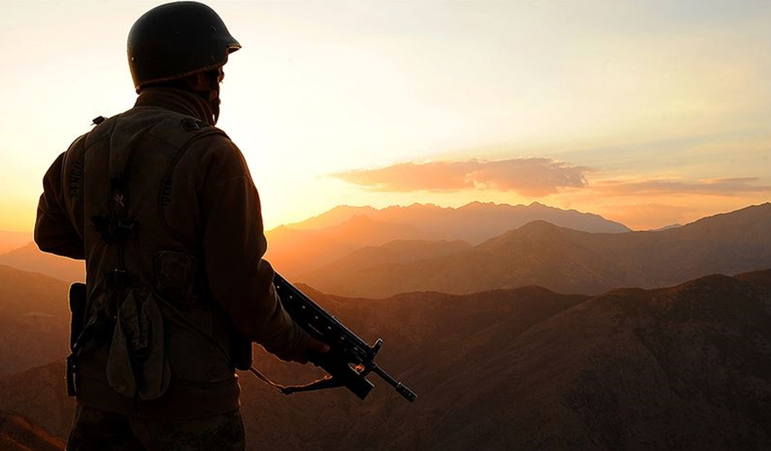 Irak ve Suriye'nin kuzeyinde 15 PKK'lı terörist etkisiz hale getirildi
