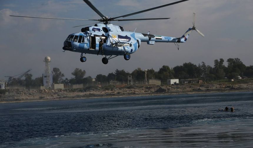 Suriye Deniz Kuvvetleri birlikleri, belirlenen bölgelerde askeri tatbikat düzenledi.