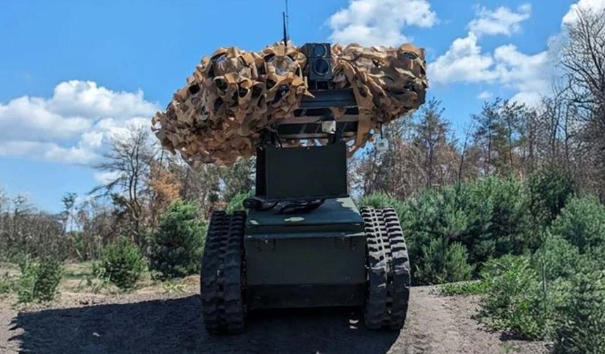 Ukrayna ordusu, alev silahlı “KRAMPUS” robotunu envantere aldı