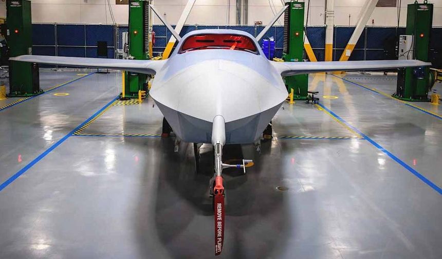 ABD’nin yeni nesil insansız savaş uçağı YFQ-42A ilk kez tanıtıldı