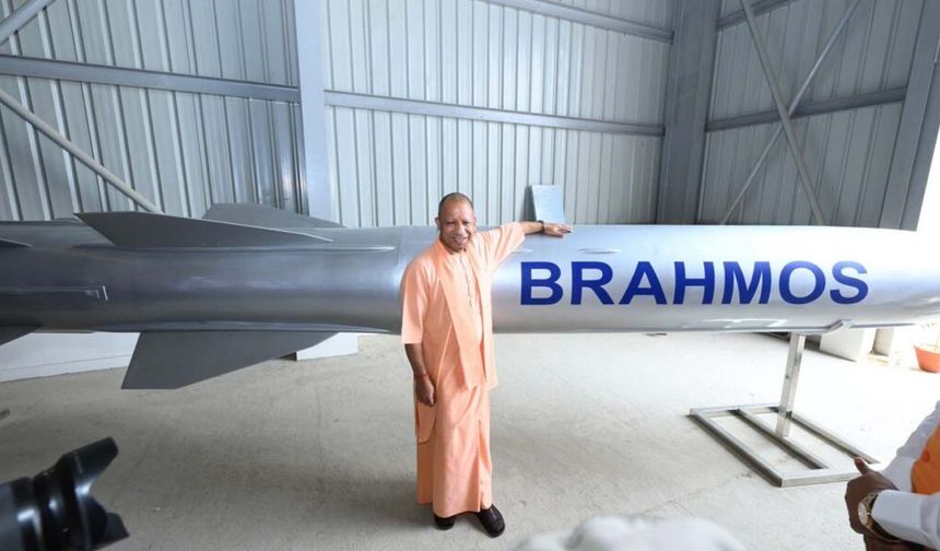 Hindistan, yeni BrahMos füze üretim fabrikasını açtı